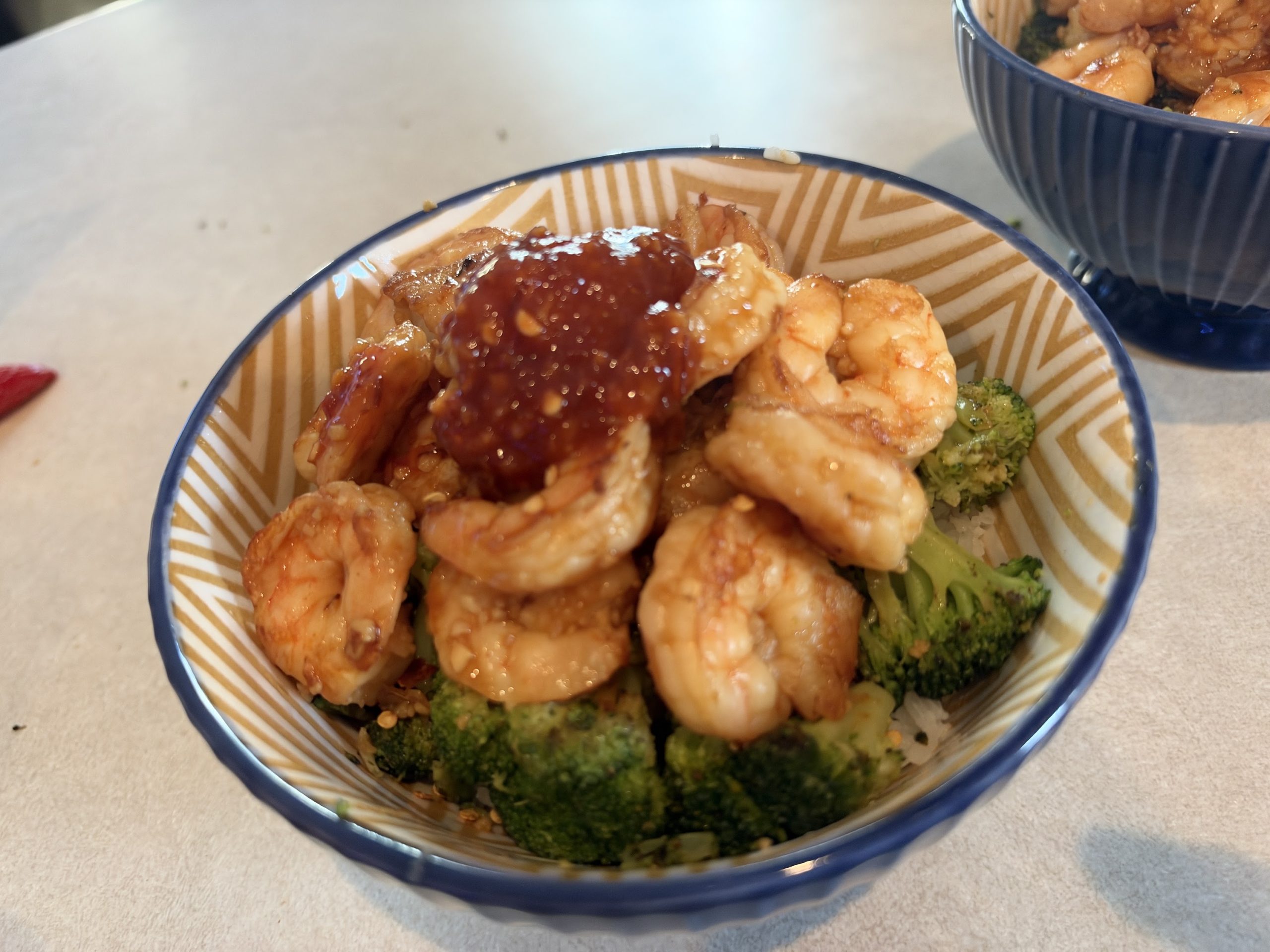 Shrimp bowl with chili sauce